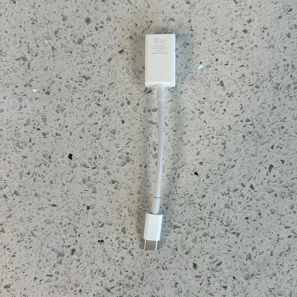 COPY - Apple USB-C to USB adapter